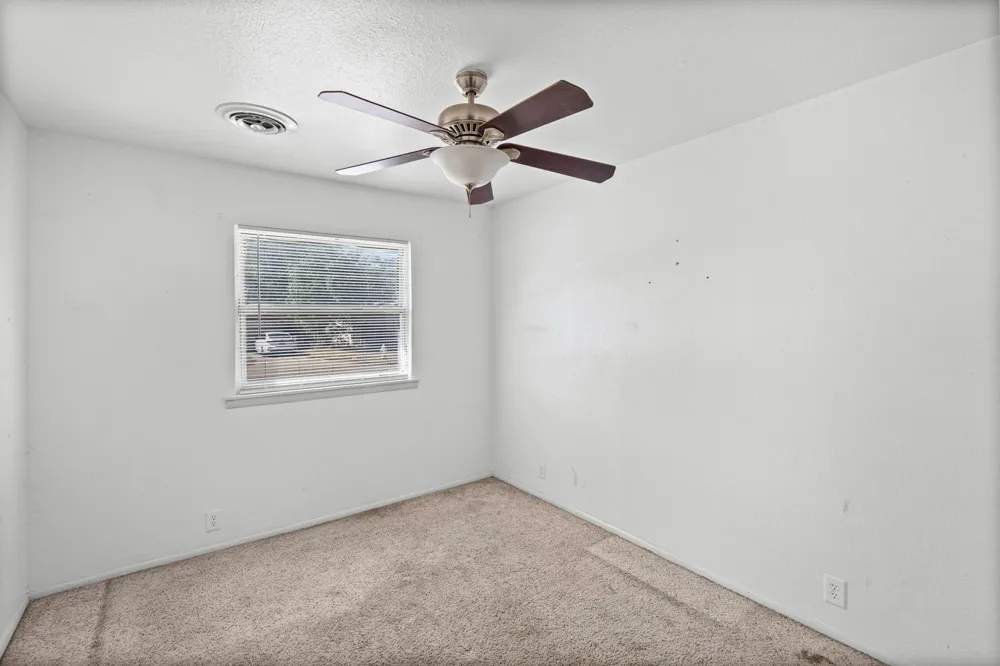 756 Thomas Avenue Hurst, TX 76053