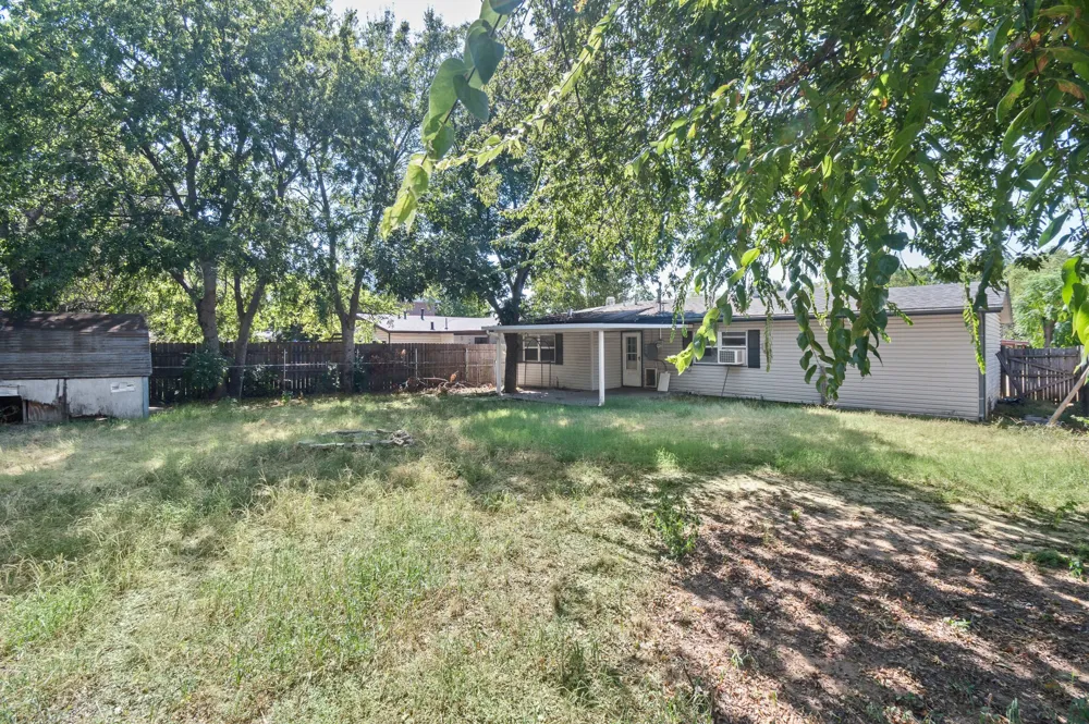 756 Thomas Avenue Hurst, TX 76053