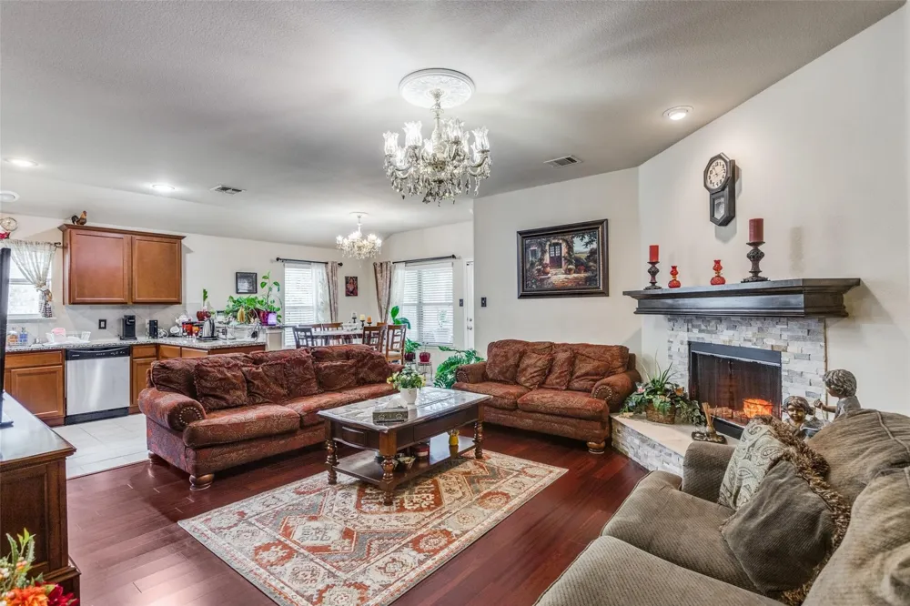 8716 Cowboy Aubrey, TX 76227