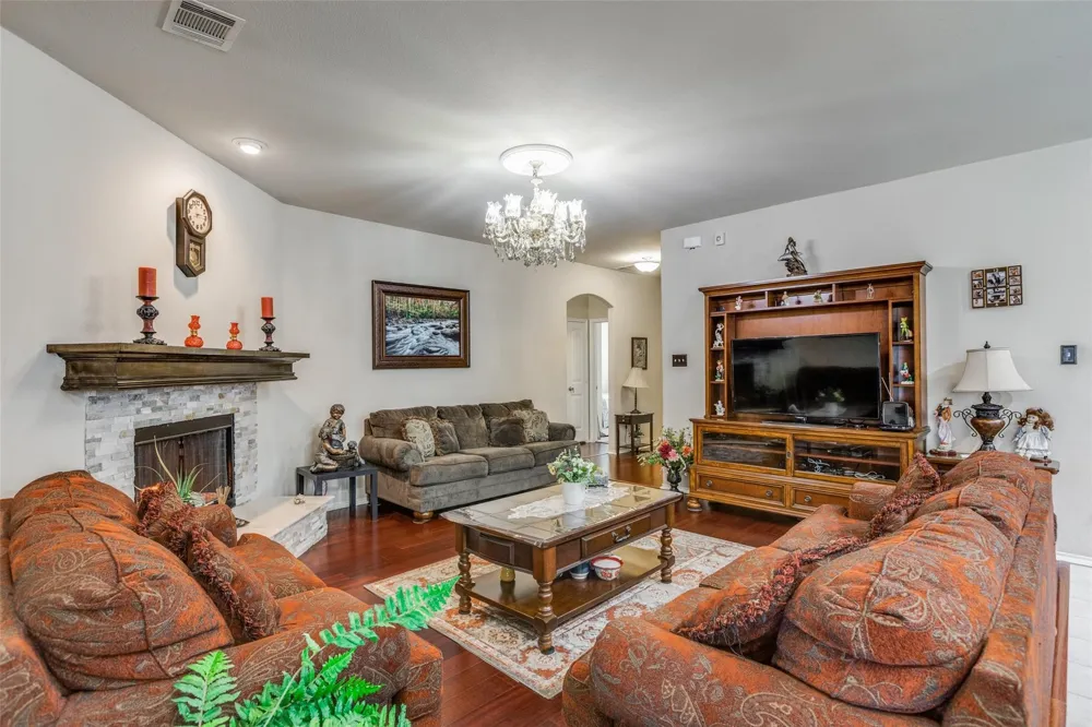 8716 Cowboy Aubrey, TX 76227