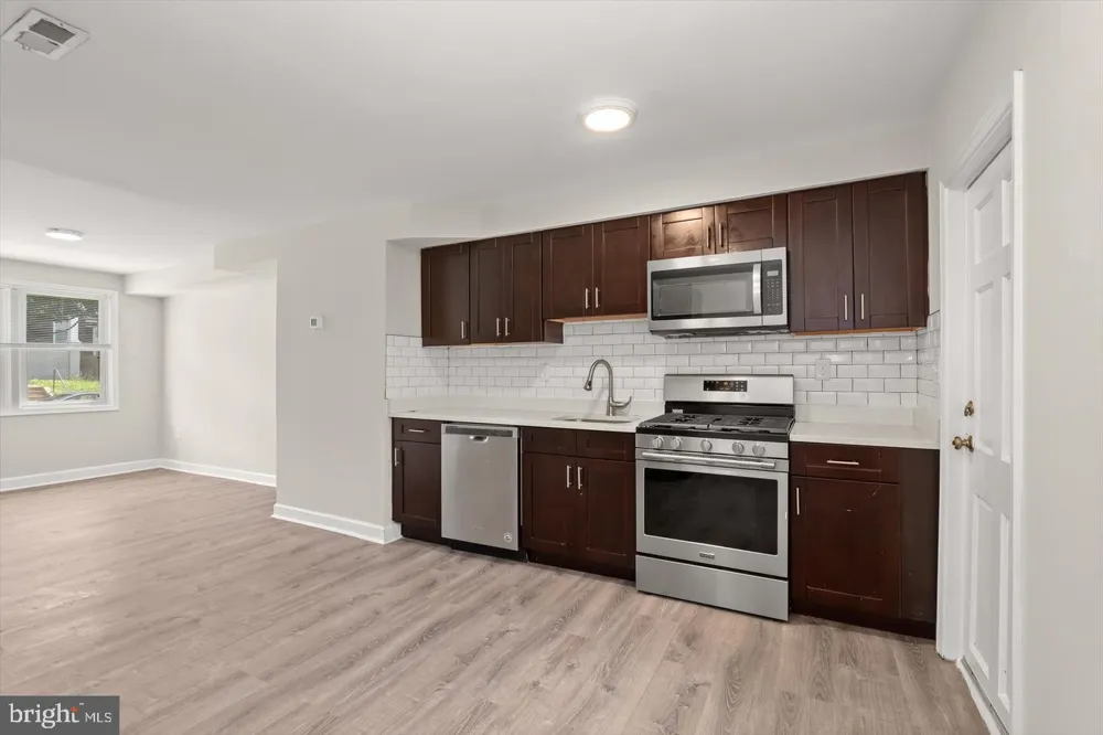 1044 ELLICOTT DRIVEWAY Baltimore, MD 21216