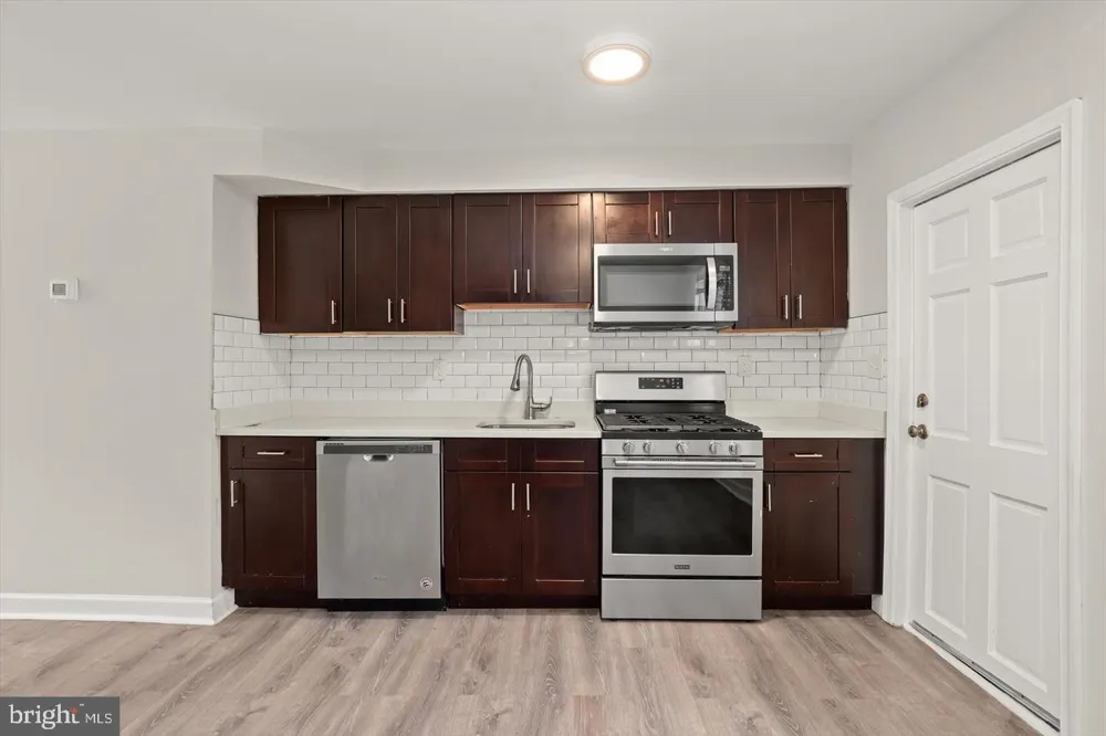 1044 ELLICOTT DRIVEWAY Baltimore, MD 21216