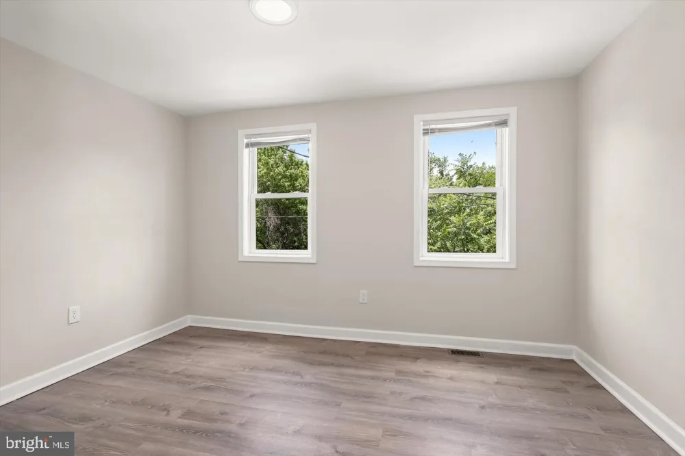 1044 ELLICOTT DRIVEWAY Baltimore, MD 21216