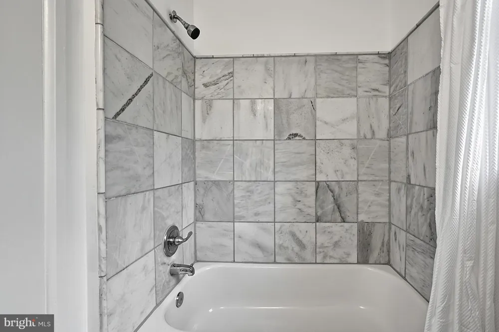 4231 35TH STREET S #B1 Arlington, VA 22206
