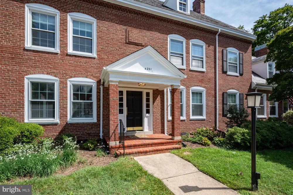 4231 35TH STREET S #B1 Arlington, VA 22206