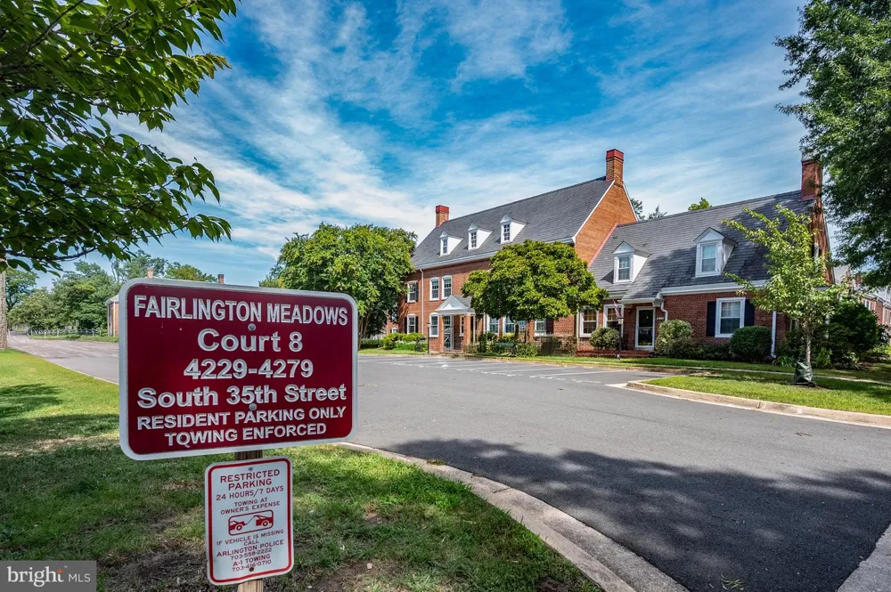 4231 35TH STREET S #B1 Arlington, VA 22206