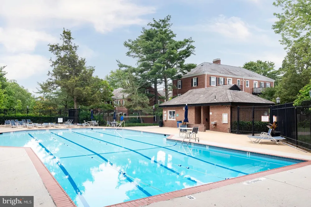 4231 35TH STREET S #B1 Arlington, VA 22206