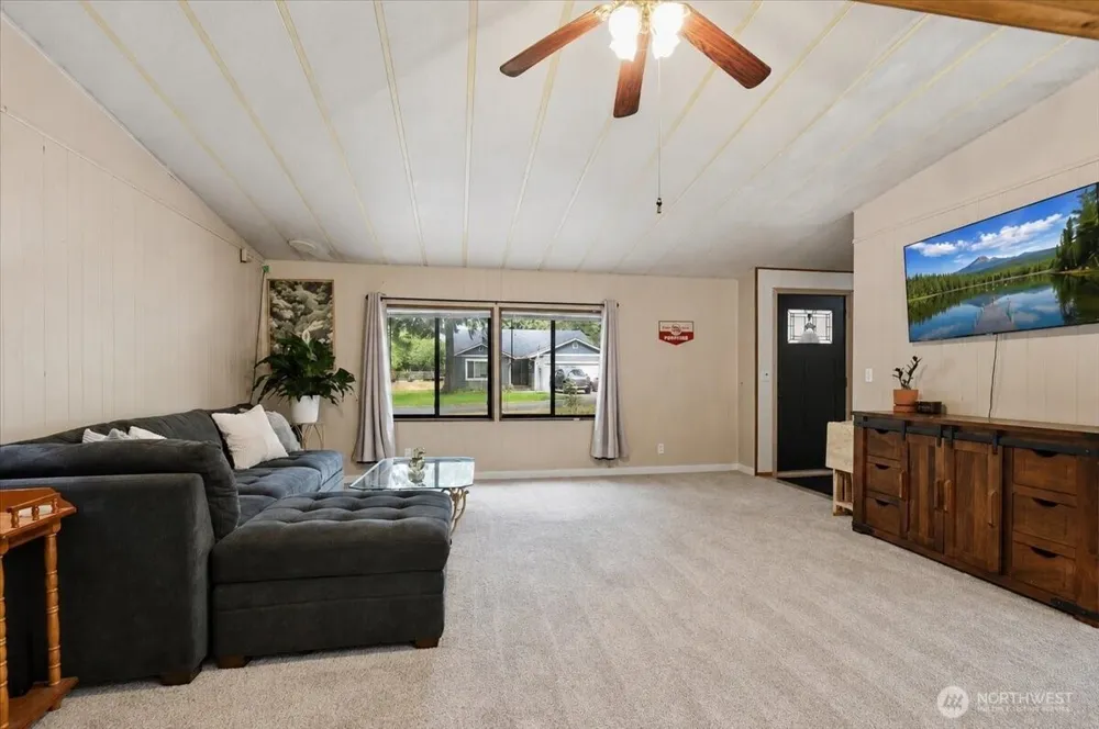 21733 183rd Avenue SE Yelm, WA 98597