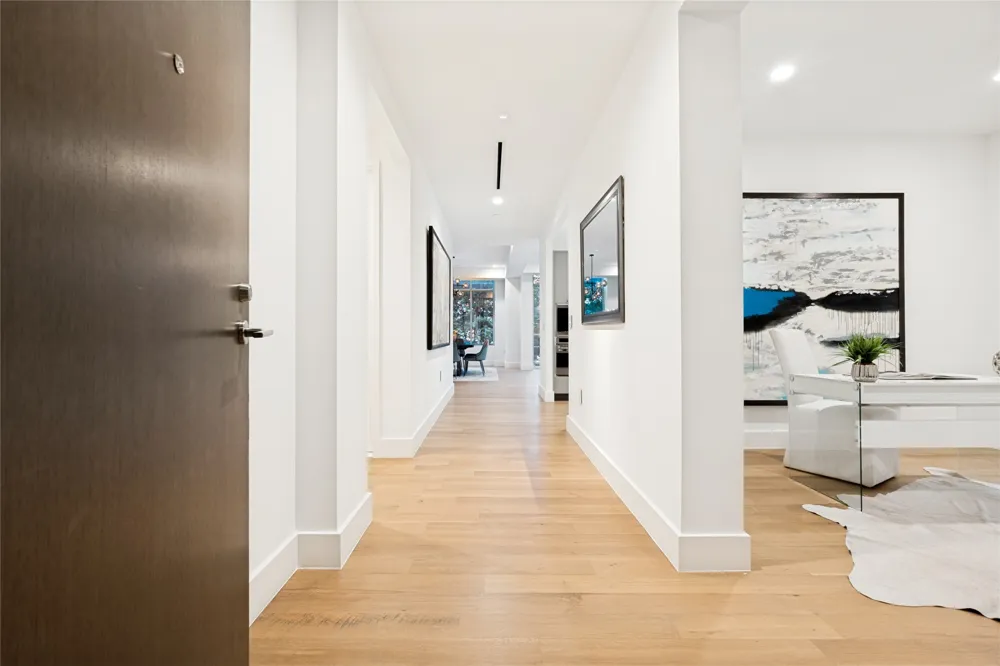 2025 Woodall Rodgers Freeway #23 Dallas, TX 75201