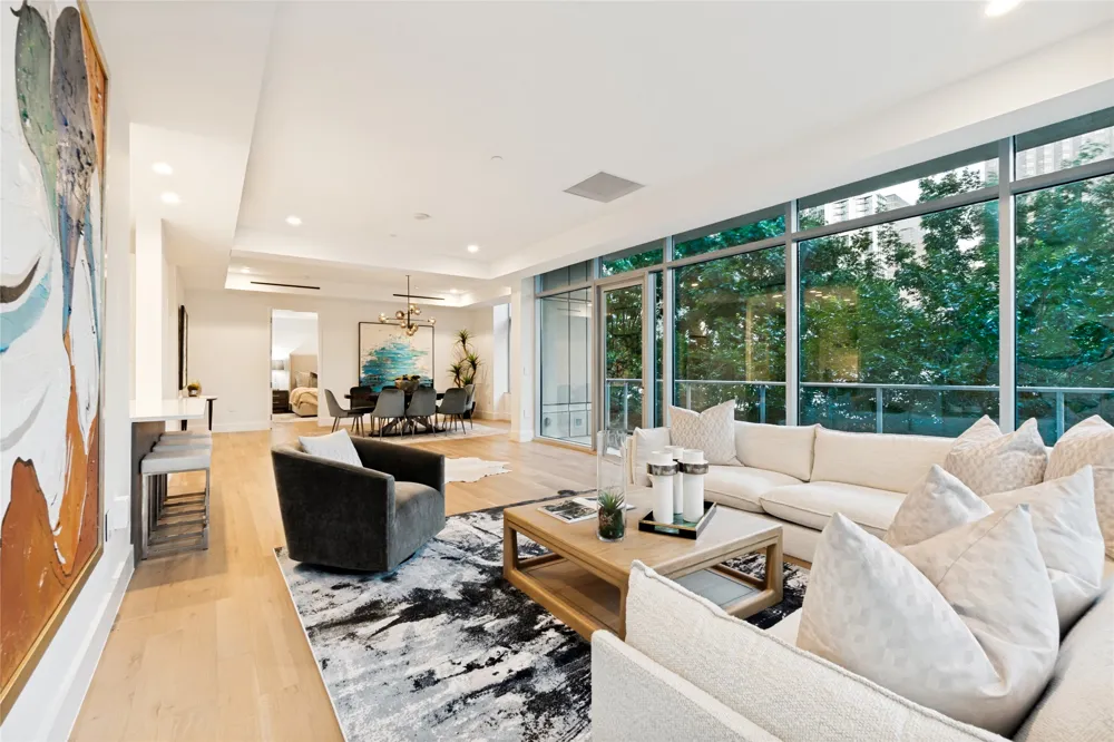 2025 Woodall Rodgers Freeway #23 Dallas, TX 75201