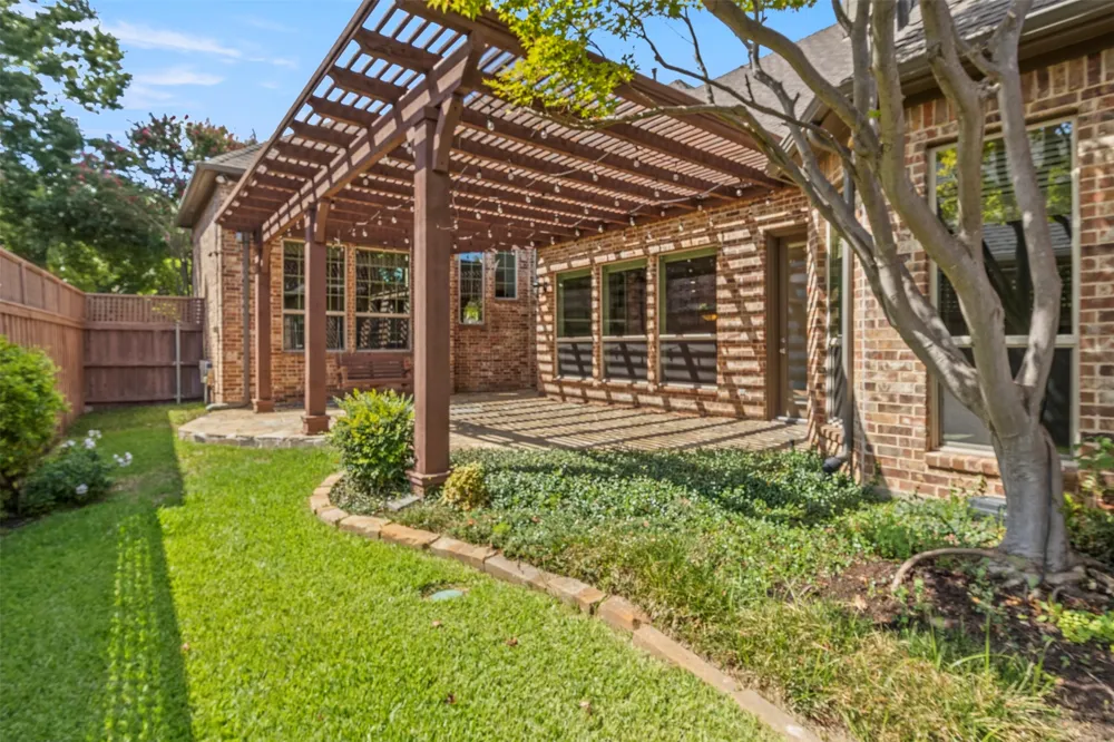 5812 Kingsbrook Drive Plano, TX 75093