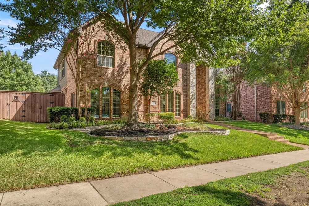 5812 Kingsbrook Drive Plano, TX 75093