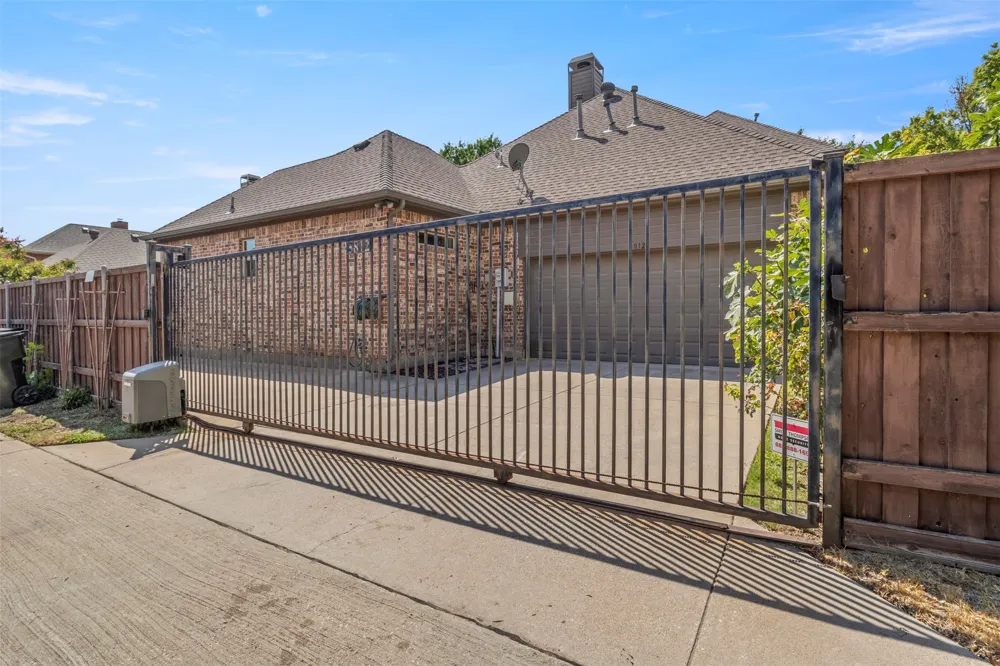 5812 Kingsbrook Drive Plano, TX 75093
