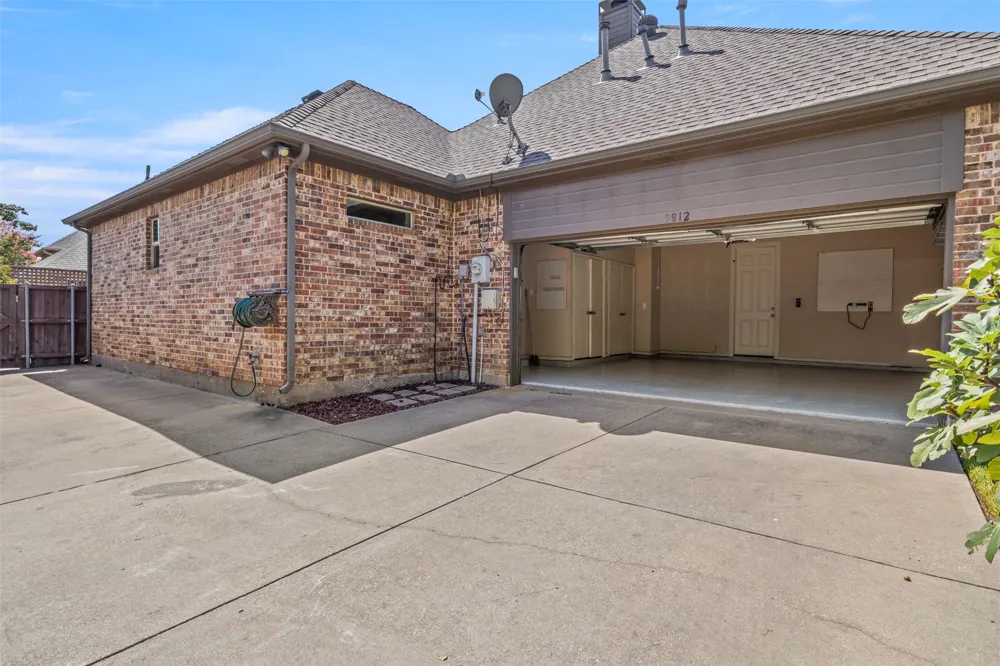 5812 Kingsbrook Drive Plano, TX 75093
