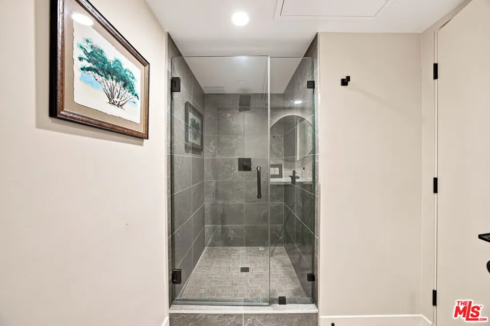 11622 Colfax Meadow Lane Studio City, CA 91604