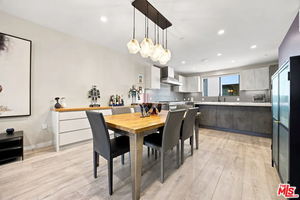11622 Colfax Meadow Lane Studio City, CA 91604