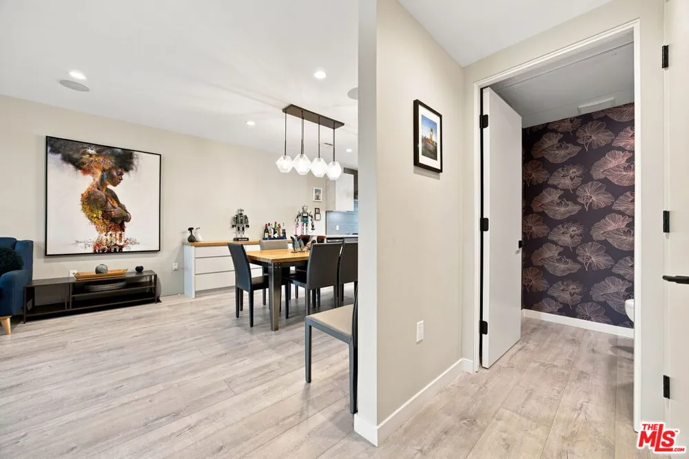 11622 Colfax Meadow Lane Studio City, CA 91604