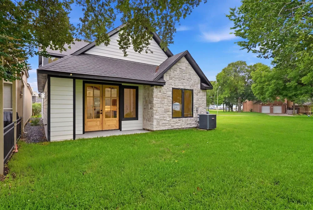 11317 Main Sail Loop Willis, TX 77138