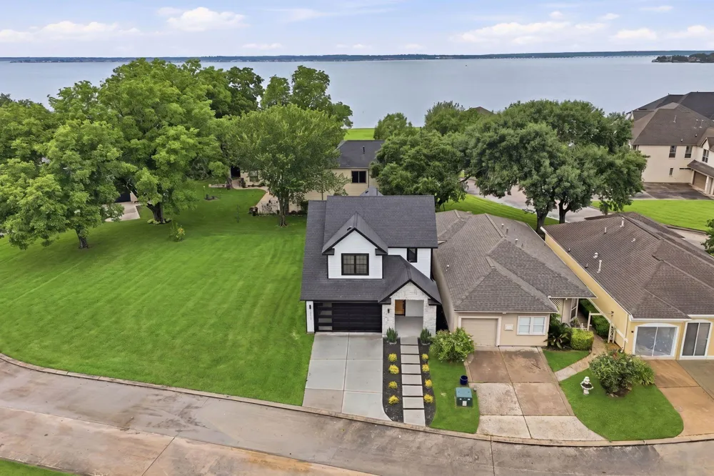 11317 Main Sail Loop Willis, TX 77138