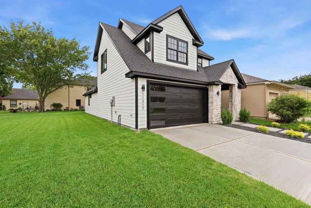 11317 Main Sail Loop Willis, TX 77138