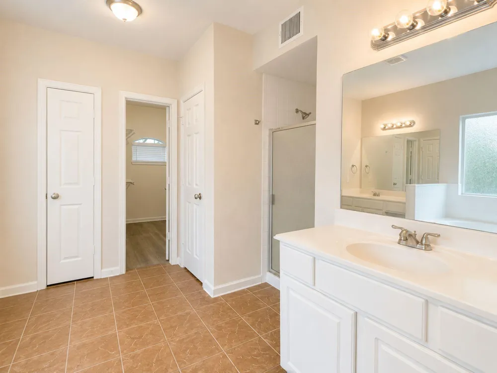 501 Falcon Lake Drive Friendswood, TX 77546