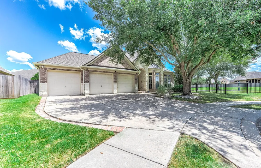 2313 Lilac Breeze Lane Pearland, TX 77584
