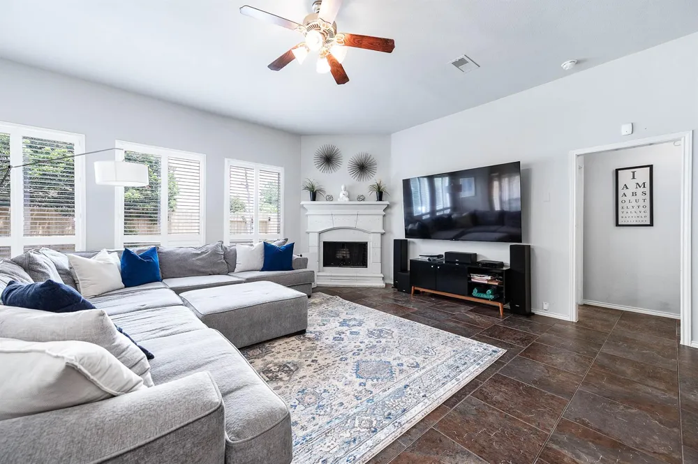 2313 Lilac Breeze Lane Pearland, TX 77584