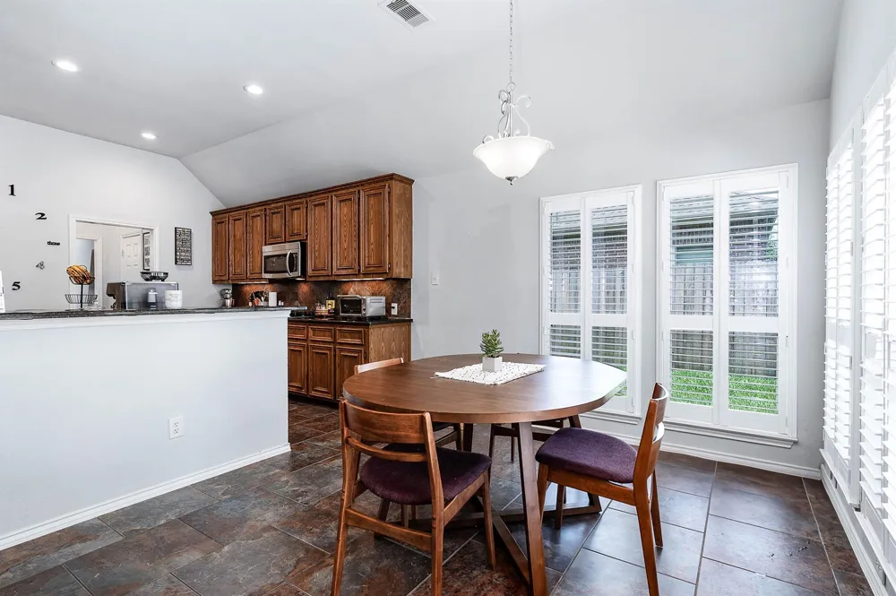 2313 Lilac Breeze Lane Pearland, TX 77584