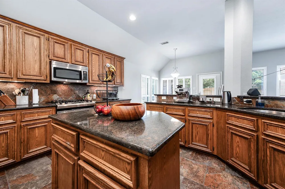 2313 Lilac Breeze Lane Pearland, TX 77584