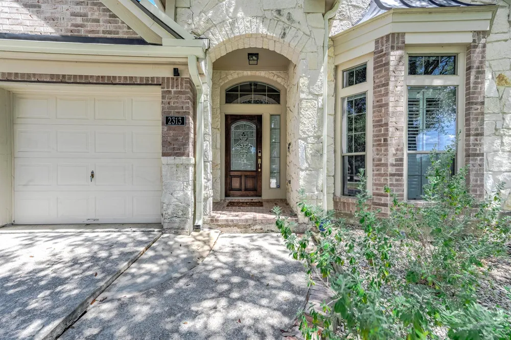 2313 Lilac Breeze Lane Pearland, TX 77584
