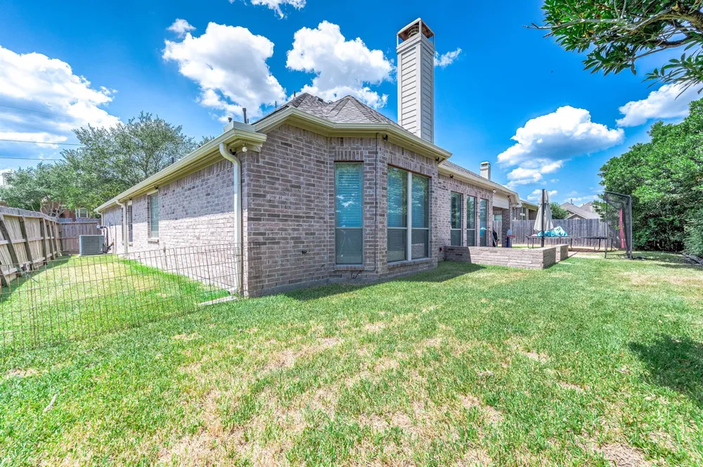 2313 Lilac Breeze Lane Pearland, TX 77584