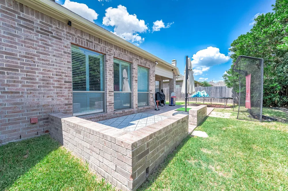 2313 Lilac Breeze Lane Pearland, TX 77584