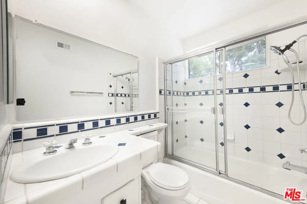 26038 Trana Circle Calabasas, CA 91302