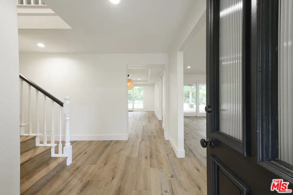 26038 Trana Circle Calabasas, CA 91302