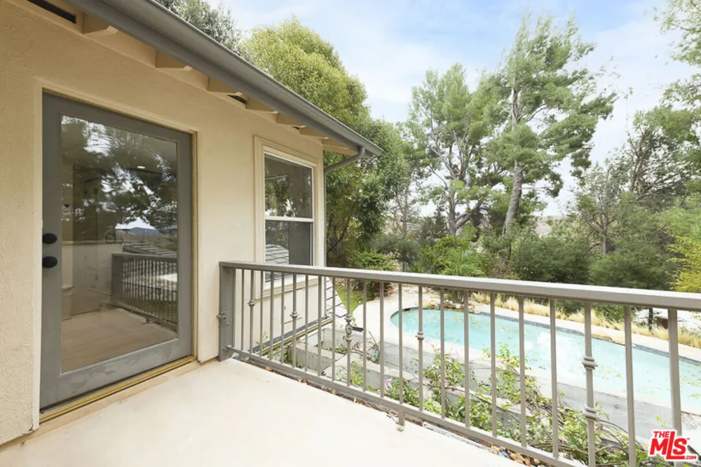 26038 Trana Circle Calabasas, CA 91302