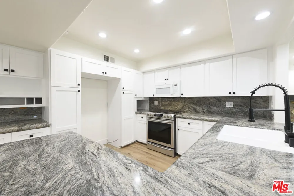 26038 Trana Circle Calabasas, CA 91302