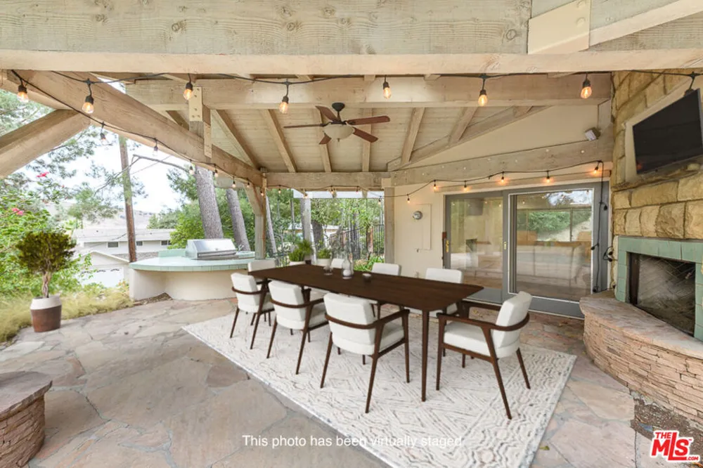 26038 Trana Circle Calabasas, CA 91302