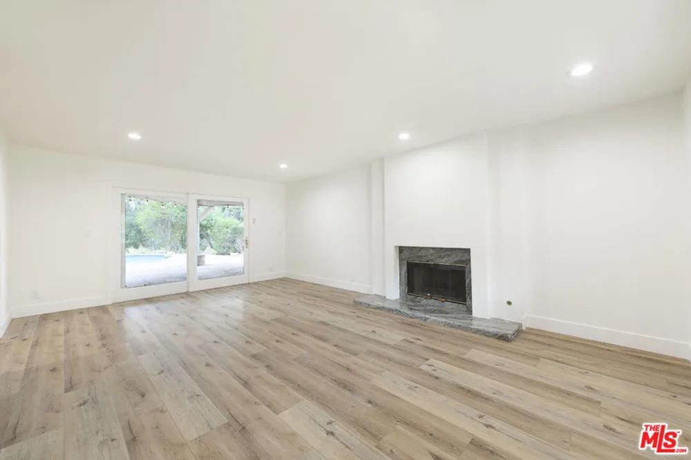 26038 Trana Circle Calabasas, CA 91302