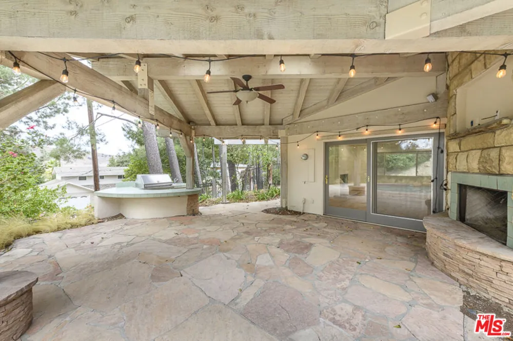 26038 Trana Circle Calabasas, CA 91302
