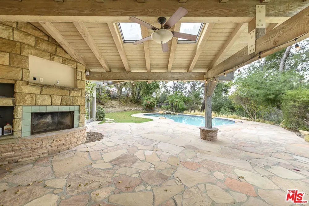 26038 Trana Circle Calabasas, CA 91302