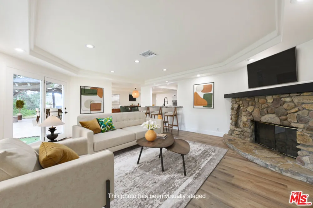 26038 Trana Circle Calabasas, CA 91302