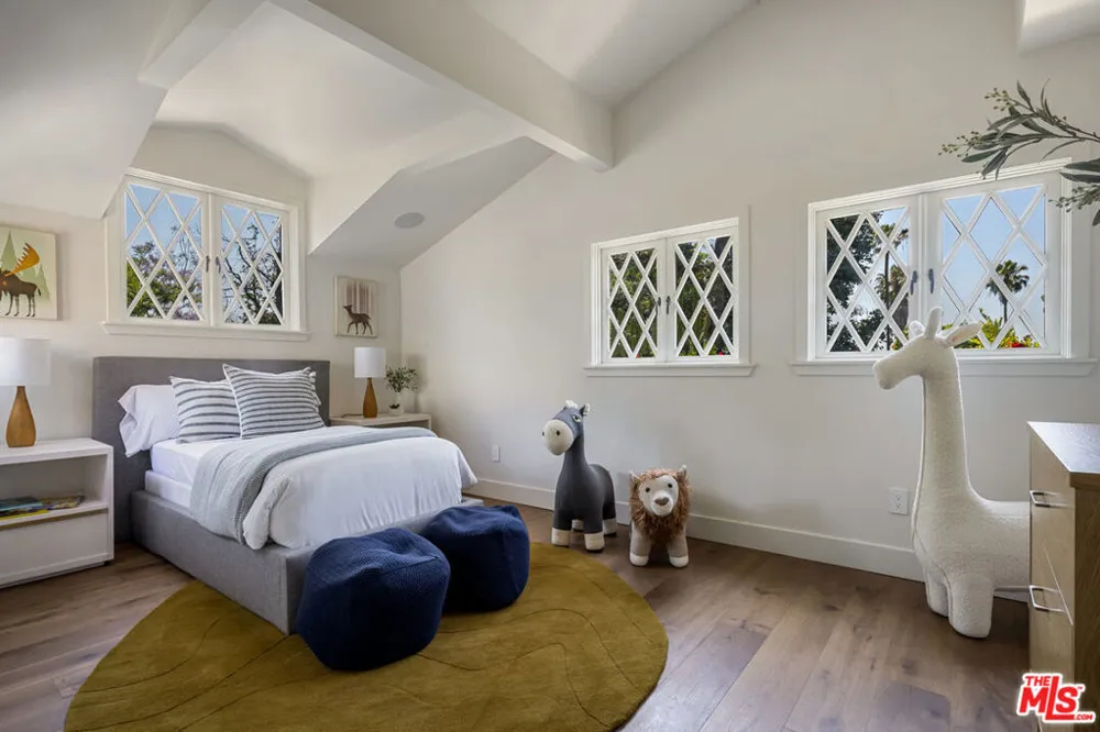 1635 Genesee Avenue Los Angeles, CA 90046