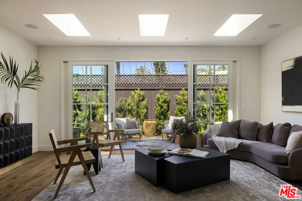 1635 Genesee Avenue Los Angeles, CA 90046