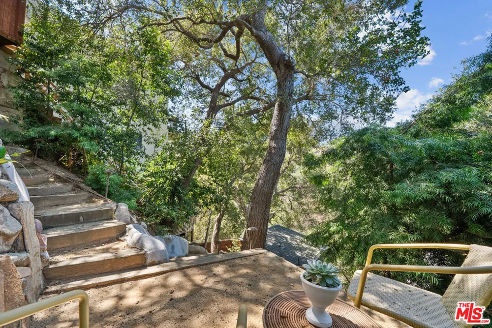 8316 Maple Drive Los Angeles, CA 90046