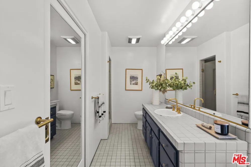 8316 Maple Drive Los Angeles, CA 90046
