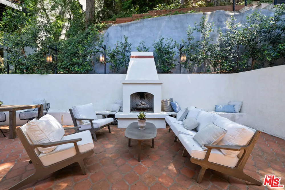 8316 Maple Drive Los Angeles, CA 90046