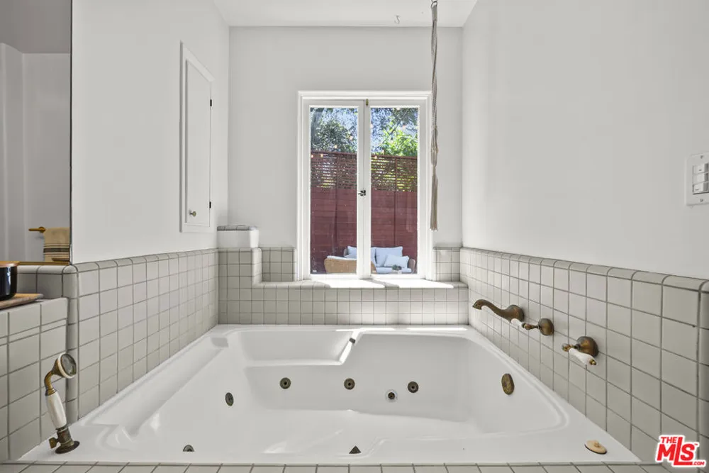 8316 Maple Drive Los Angeles, CA 90046