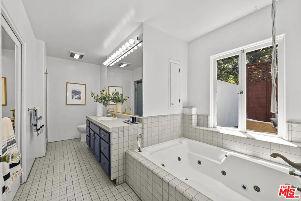 8316 Maple Drive Los Angeles, CA 90046