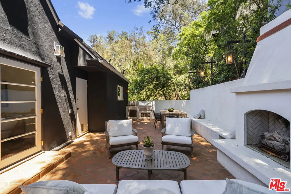 8316 Maple Drive Los Angeles, CA 90046