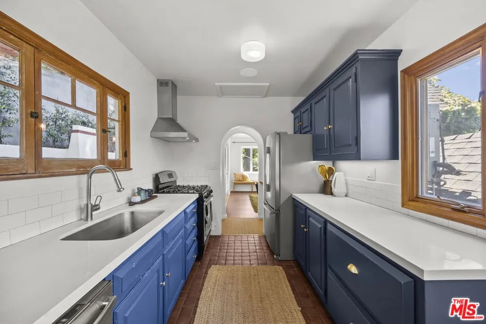 8316 Maple Drive Los Angeles, CA 90046